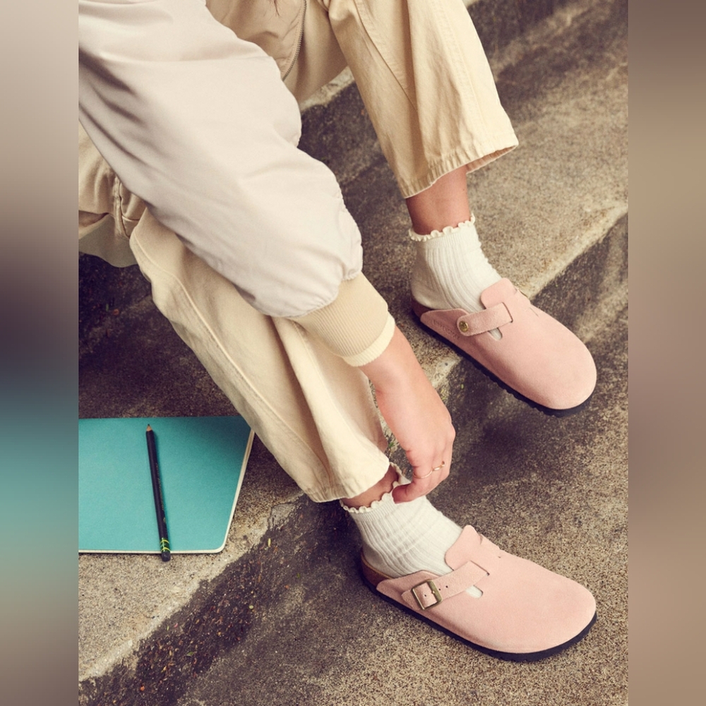 Birkenstock Boston Clogs In Light Pink Womens Shoes Size 6